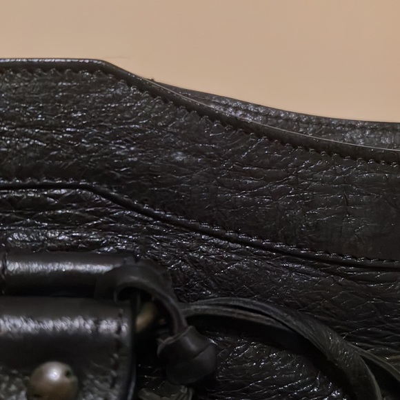 Balenciaga Classic Leather City Bag - Picture 12 of 17